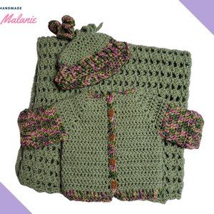 Green and multi color baby set.